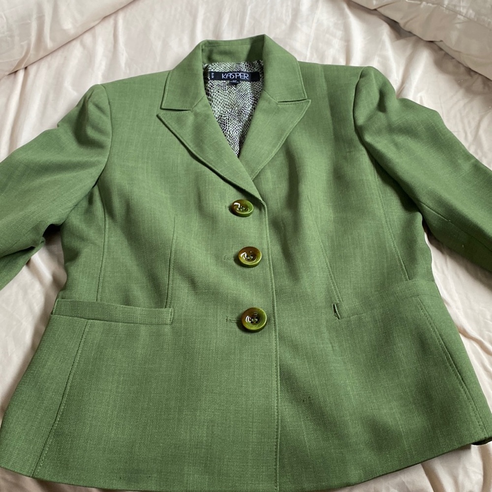 Casper size 6 petite blazer and matching shirt